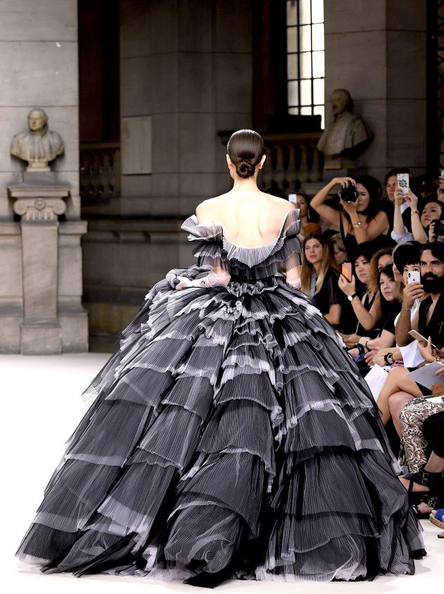 Galia Lahav - And God Created Woman LOOK-32-Kellys-Palace