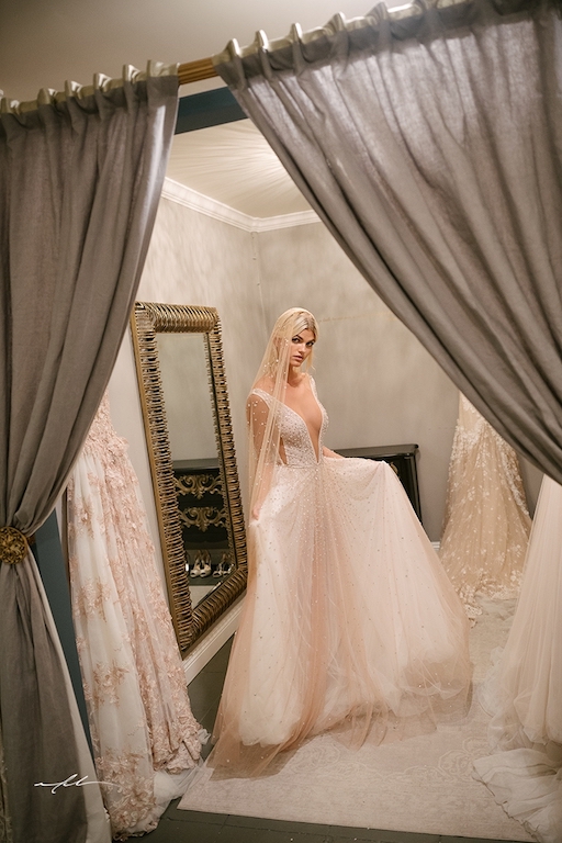 How to Have a Successful First Wedding Dress Fitting