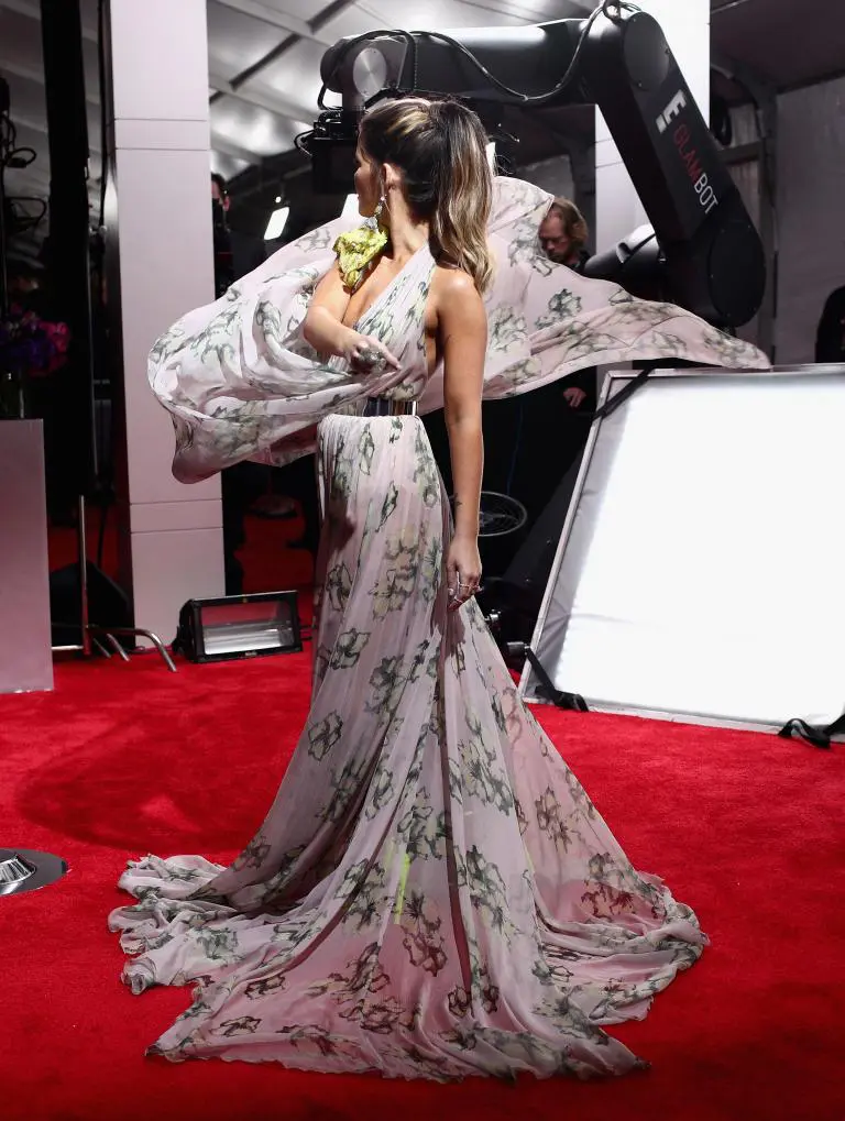 maren morris grammy dress