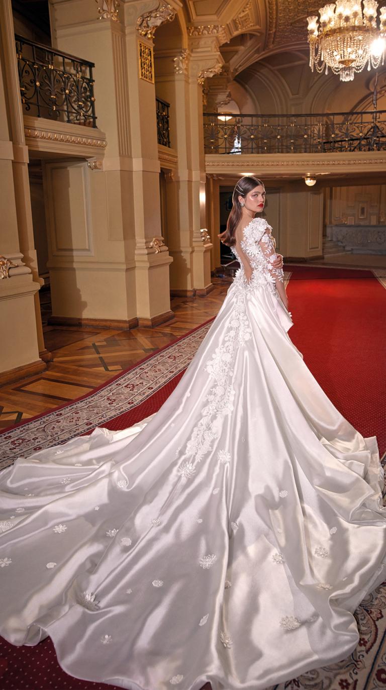 extra long train wedding dresses