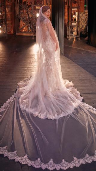 Bridal Couture Collection No. 14 - Make a scene - Martha-Veil