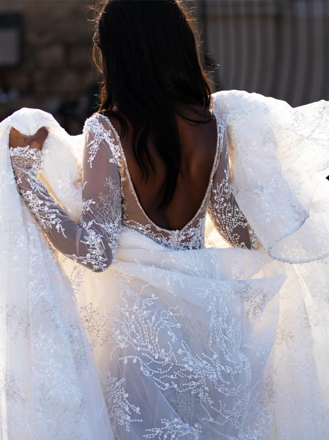 Neomi-Details-Bright