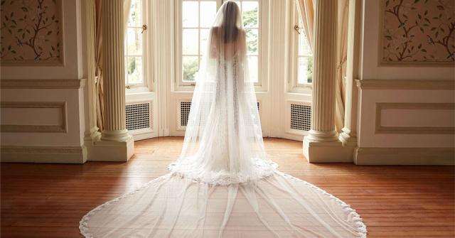  flare-gowns-featured-image 