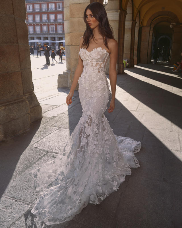 Carrie  Lace Strapless Trumpet Corset Wedding Gown - Encanto - Bridal  Dresses - Galia Lahav